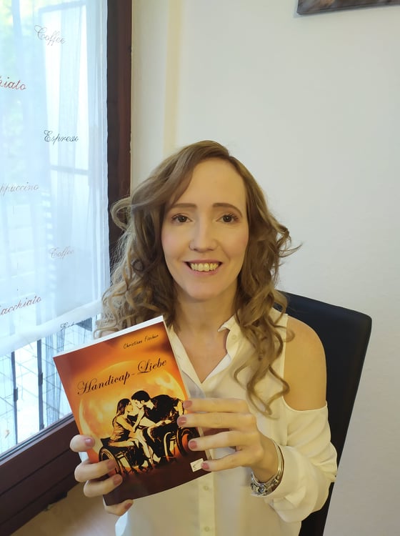 Christiane Fischer mit Buch